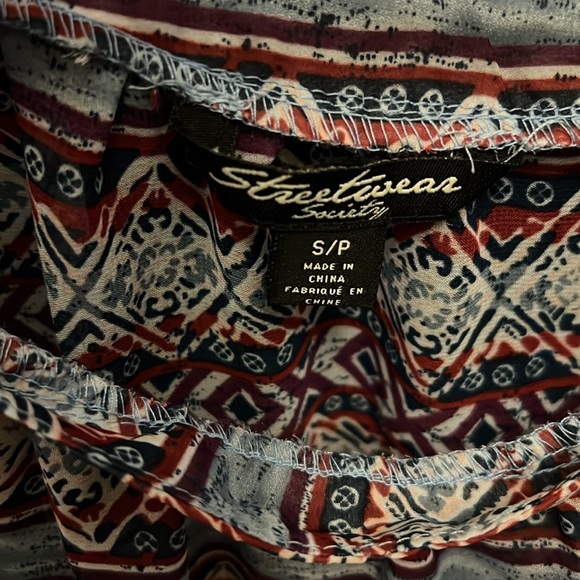 Cutest fancy sleeves top - Picture 2 of 3